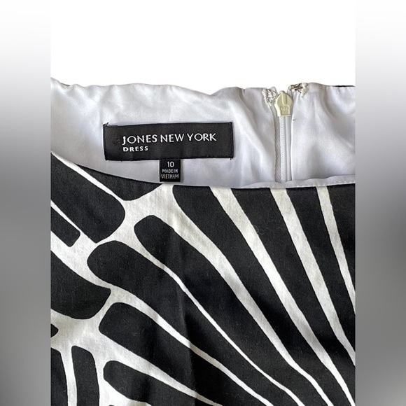 JONES NEW YORK Sleeveless Black‎ White Print Lined Dress Size 10 - Picture 2 of 3